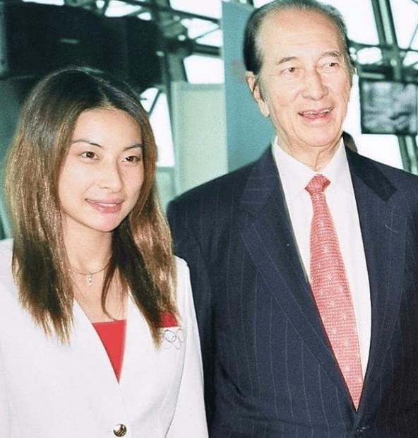 霍震霆：父子同场见证盛事是一种光荣霍震霆，父子同场见证盛事是一种光荣