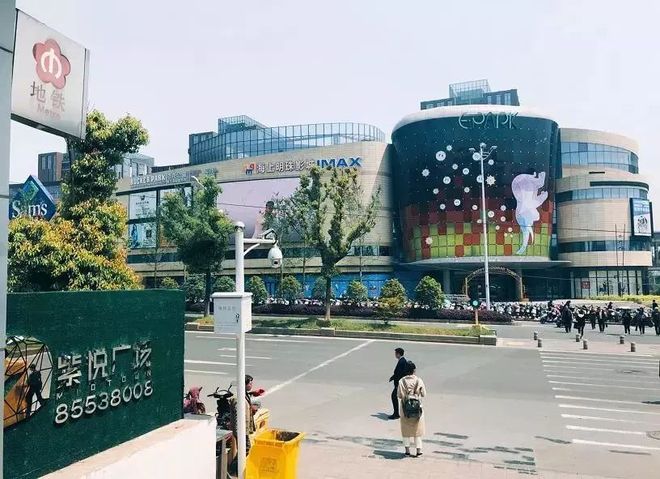 南京知名商场巨头遭索赔近5200万南京知名商场巨头遭索赔近五千万，深度解析事件背后