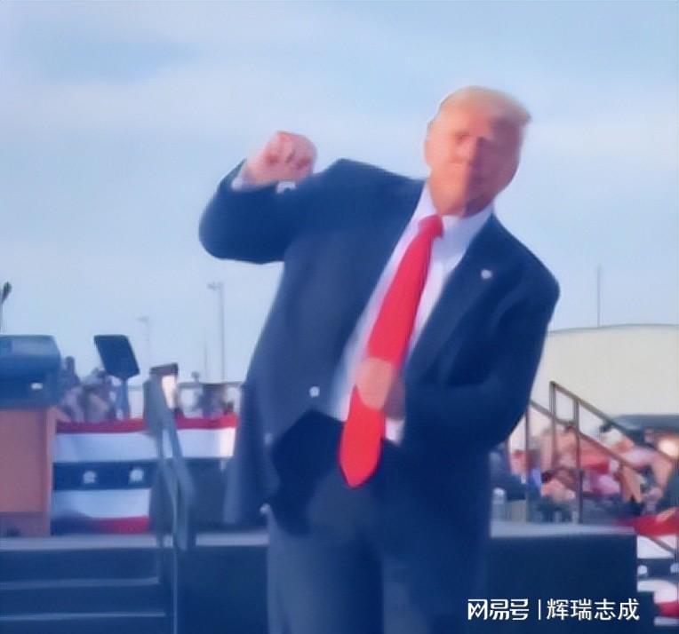 特朗普将国旗当毯子特朗普将国旗当毯子的争议，深度解析背后的意义与影响